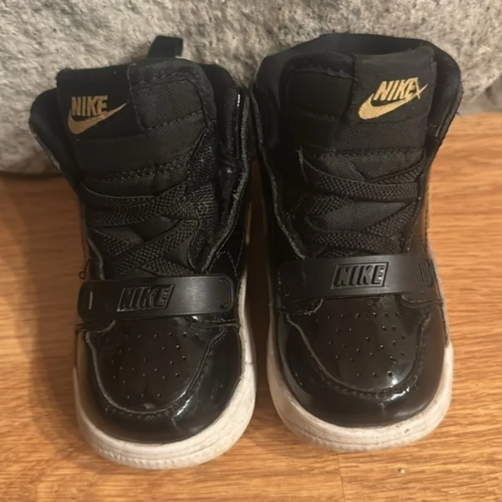 Nike Air Jordan Legacy‎ 312 Black Metallic Gold / White AT4040 007 Size 6C